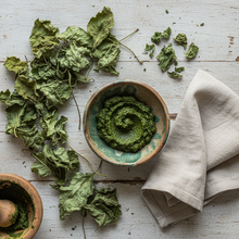 Load image into Gallery viewer, Comfrey Poultice — Herbal Compress for Muscles, Tendons & Joints